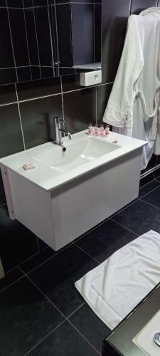 Hotel Raya Tichy
