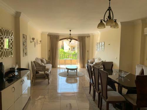 Apartamento Modern Downtown Sheikh Zayed Condo