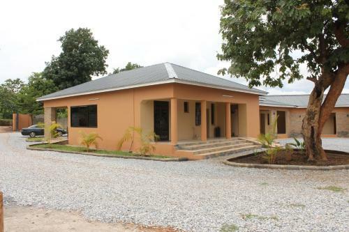 Hotel Nsanika Executive Lodge