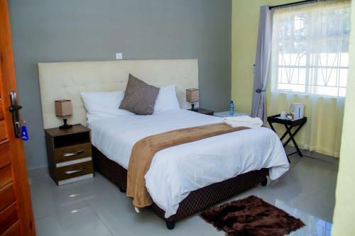 Hotel Nsanika Executive Lodge