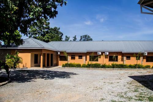 Hotel Nsanika Executive Lodge