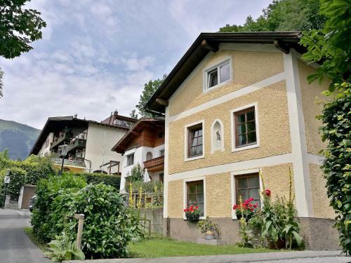 Holiday Home Ferienhaus Steiner Zell Am See