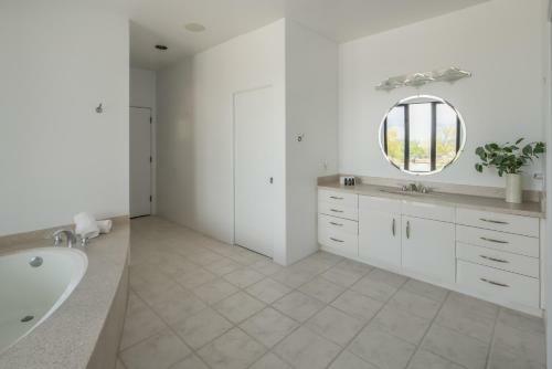 Fallbrook By Avantstay Secluded Home On 40acres Wpool, Rooftop & Trails