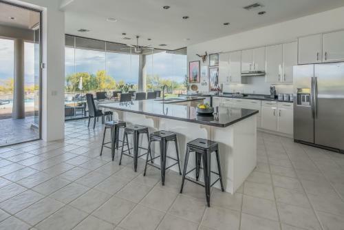 Fallbrook By Avantstay Secluded Home On 40acres Wpool, Rooftop & Trails