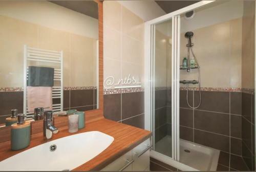 Apartamento Riviera Plaza, Charmant T2+parking, Plages � 7min