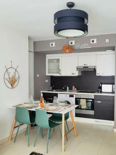 Apartamento Riviera Plaza, Charmant T2+parking, Plages � 7min