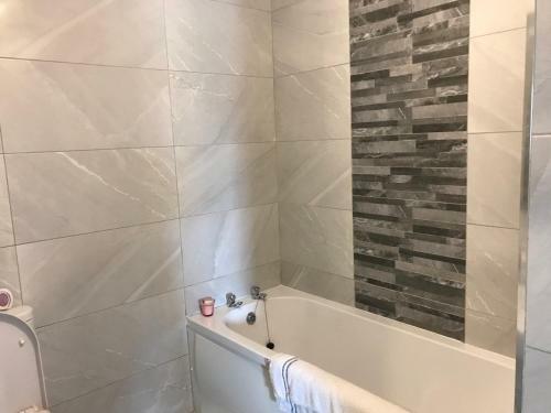 Impeccable Two Bedroom Apartment In South Belfast