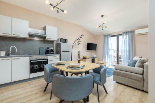 Hostal Marceta - Apartments & Rooms With Swimming Pool