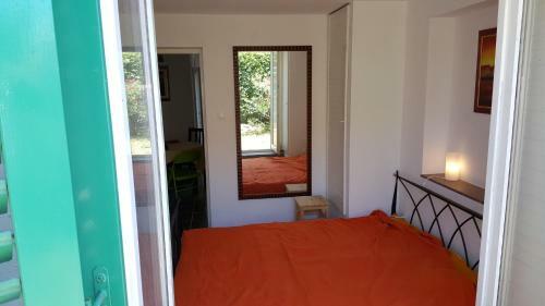 Apartment In Korni? Near The Beach