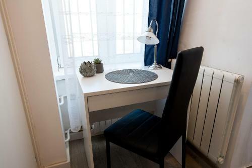 Small Ultra Central Bohemian Apartment