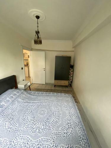 Apartamento G�k�eadada Merkezi Yerde Do?ayla I�i�e M�bleli Daire