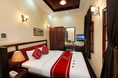 Posh Hotel