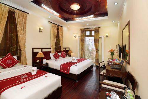 Posh Hotel