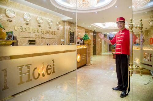 Eiffel Hotel