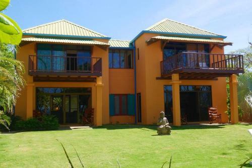 Astonishing Beachfront Home Steps From The Beach W Private Pool - Casa Mandarina