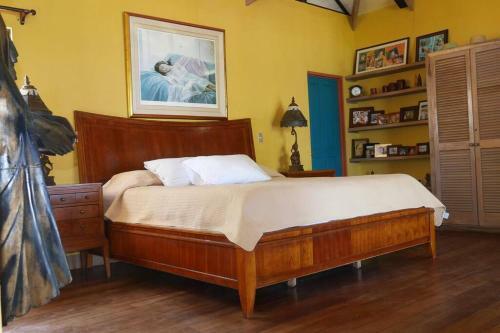 Astonishing Beachfront Home Steps From The Beach W Private Pool - Casa Mandarina
