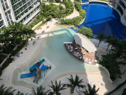 Apartamento Endless Summer Vibe 2br @ Azure