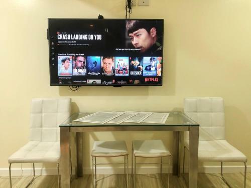 Apartamento Endless Summer Vibe 2br @ Azure