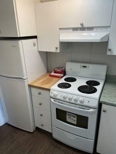 Cozy One Bedroom Apartment With Parking