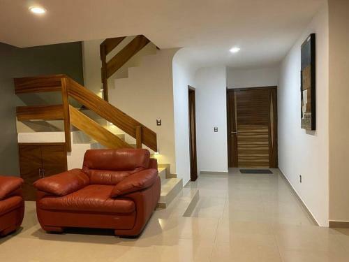 Casa Amplia Con Acceso A Alberca.