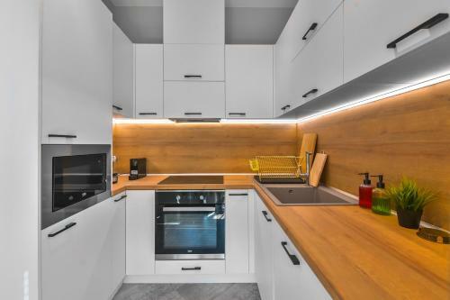 - The Blue Apartment - 1bd With Artistic Interior Design