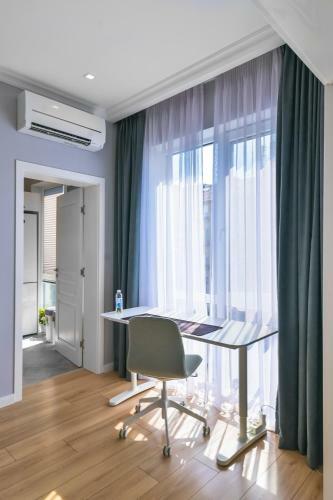 - The Blue Apartment - 1bd With Artistic Interior Design