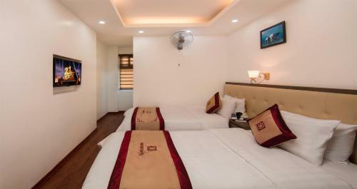 Van Mieu Hotel