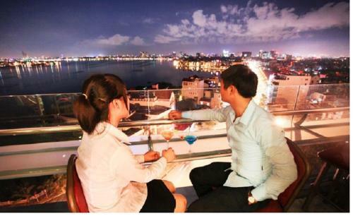 Sunset Westlake Hanoi Hotel