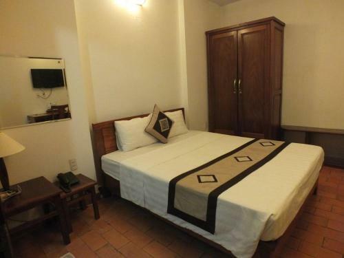 Hotel Legenda Tay Ho