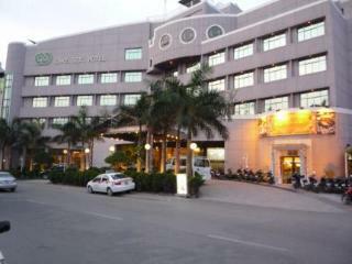 Lake Side Hotel