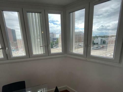City Luxe 2 Bedroom High Rise Apartment