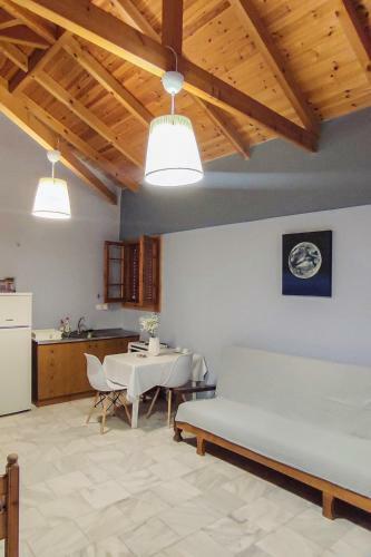 Seampathia Apartments