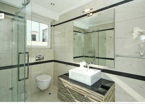 Apartment Santorini Krk With Private Pool