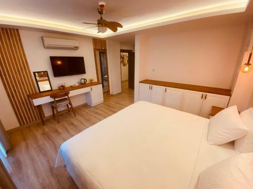 In Ephesus Hotel And Art Galery