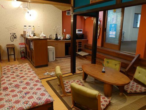 Hostal ????????