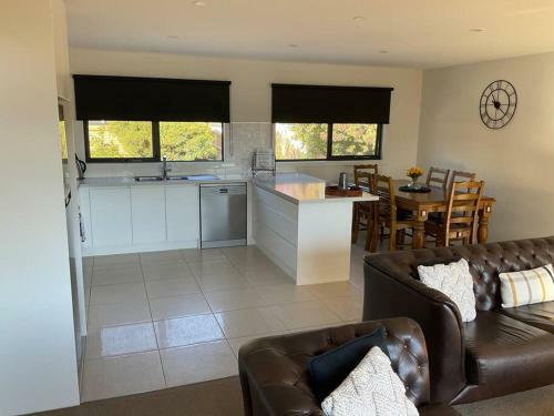 Villa On The Bay - 5 Min Walk To The Beach