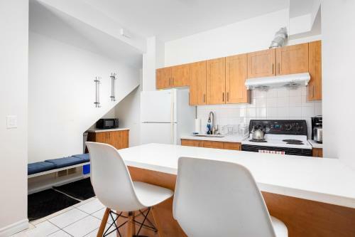 Hostal Payments By Booking Shared Rooms