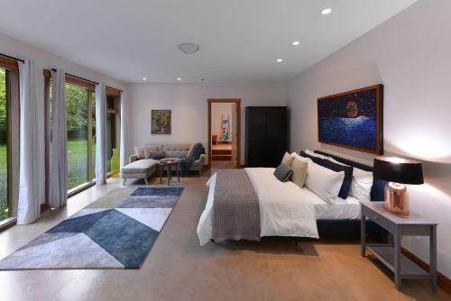 Bowen Island Luxury Estate