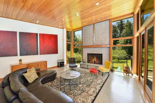 Bowen Island Luxury Estate