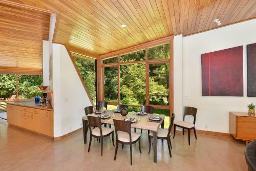 Bowen Island Luxury Estate