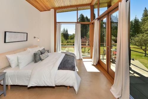 Bowen Island Luxury Estate