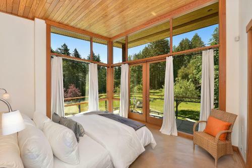 Bowen Island Luxury Estate