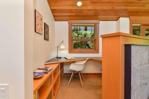 Bowen Island Luxury Estate