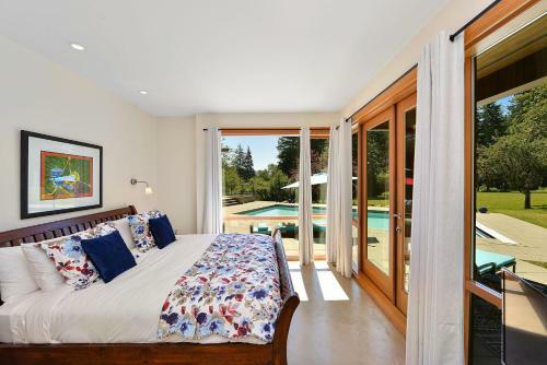 Bowen Island Luxury Estate