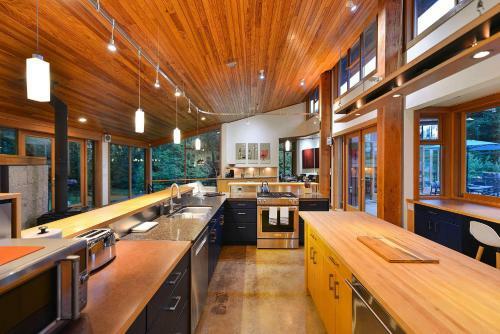 Bowen Island Luxury Estate