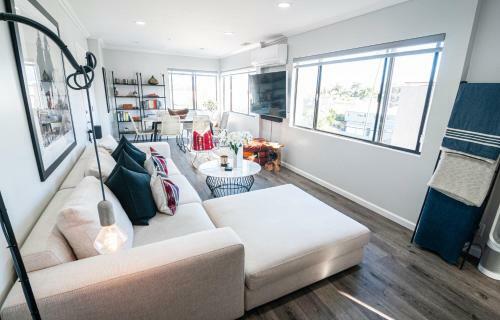 Villa Superb Designer Long Beach House Steps 2 Sand W/rd