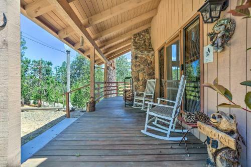 Serene Oakhurst Cabin With Hot Tub And Mtn Views!
