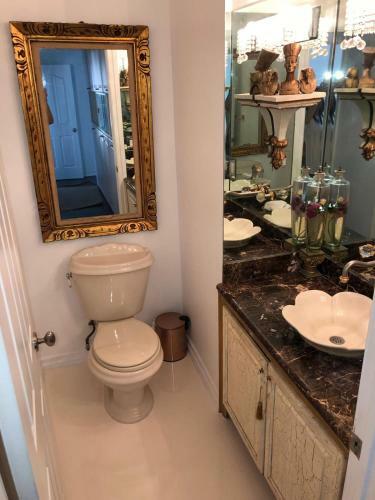 Stylish 3bd, 3ba Home In Beverly Hills