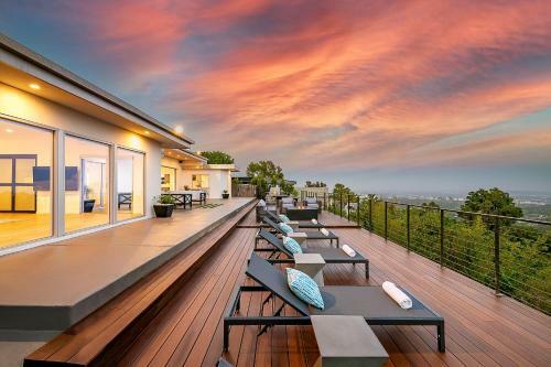 Posada The Beverly Hills Skyline Villa