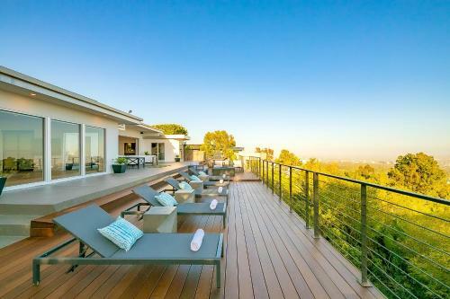 Posada The Beverly Hills Skyline Villa